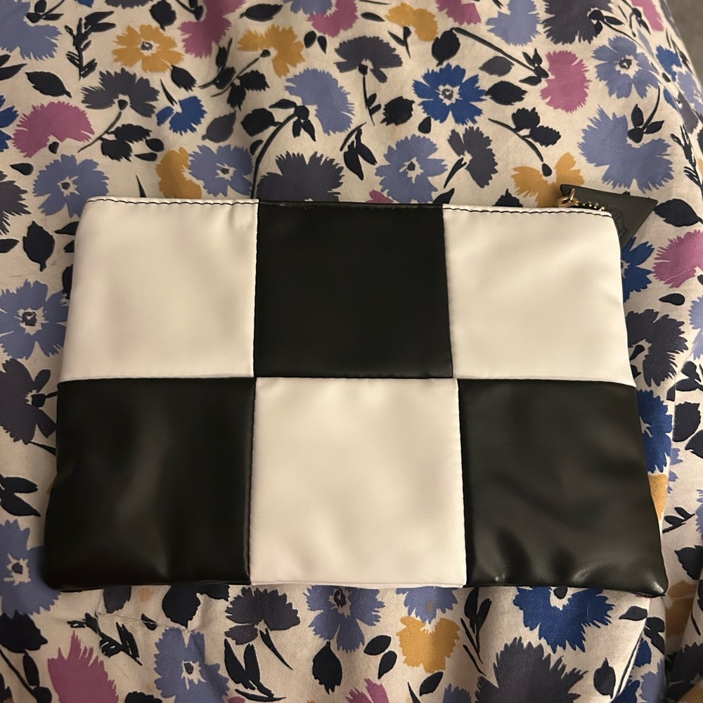 COPY - Ellis Brooklyn Black and White Makeup Bag - Picture 3 of 3